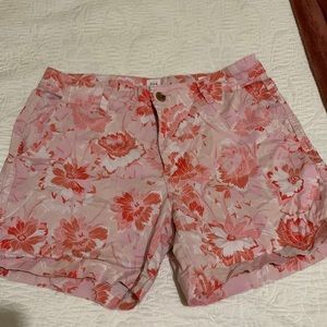 Floral Gap Shoets Size 6 in great condition.